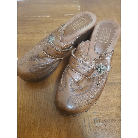 Arizona Jean‎ Company Clogs 90's Y2K Brown Tooled Leather Size 8 Almost Famous - Picture 1 of 7